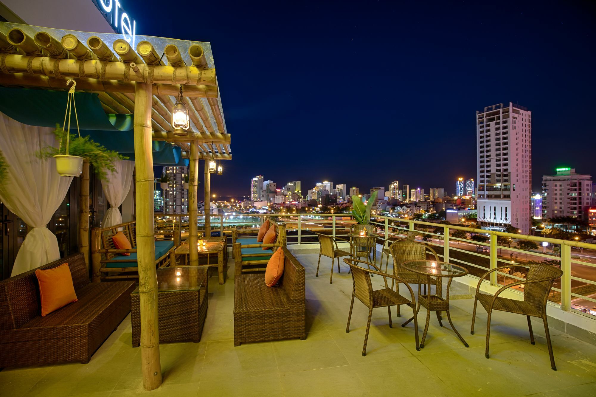 Continent Hotel Da Nang Exterior photo